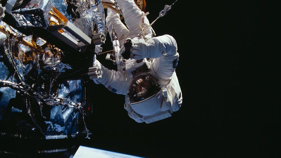 Historie a objevy Hubbleova vesm�rn�ho dalekohledu