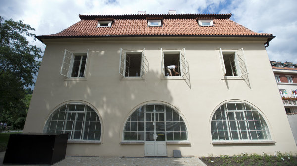 Sn&iacute;mek z �erstv� otev�en&eacute; Werichovy vily na pra�sk&eacute; Kamp�.