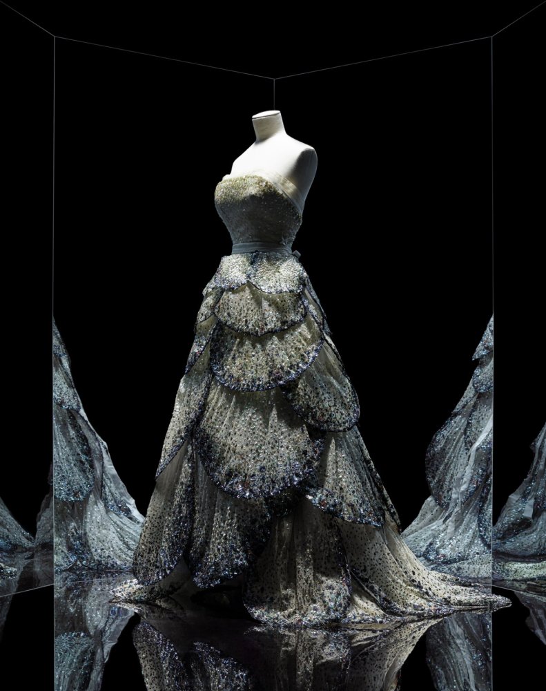 DIOR ROBE JUNON CREDITS PHOTO NICHOLAS ALAN COPE