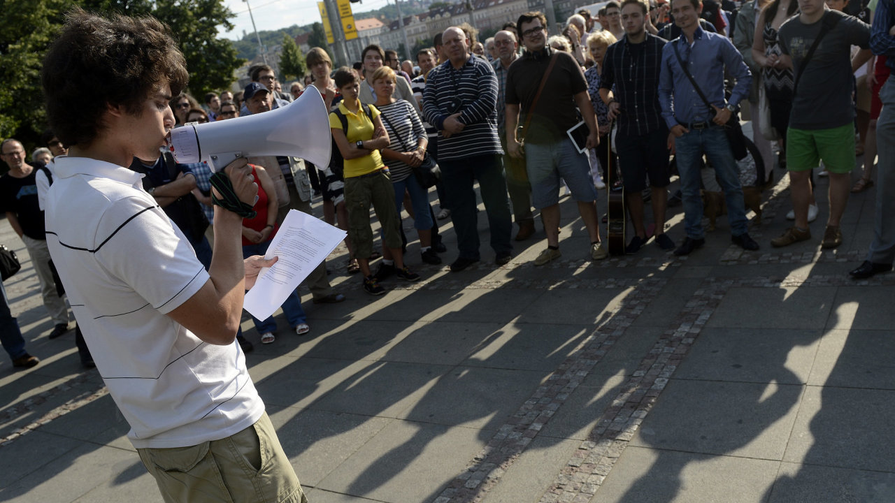 Demonstrace na podporu odvolanho ministra spravedlnosti Jiho Pospila.