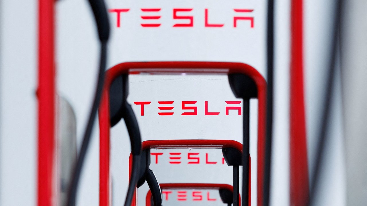 Tesla, Supercharger