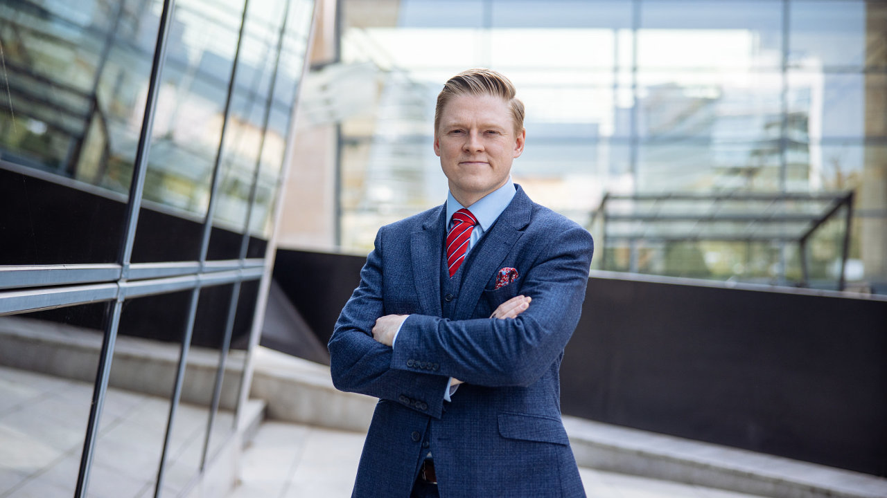 David Kol��, v�konn� �editel AIFP, ��k�, �e v �esku jsou k dispozici dv� t�etiny nov� registrovan�ch l�k�.