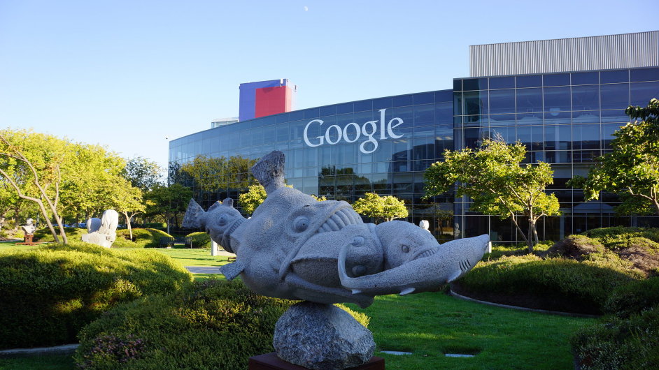 Googleplex. Takto vypadá velitelství Googlu v Mountain View v Kalifornii.
