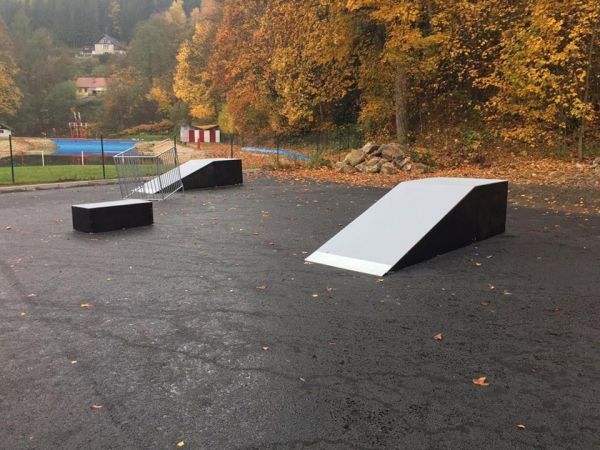 Drahý a špatný. Nový skatepark v Tanvaldu vadí jezdcm.