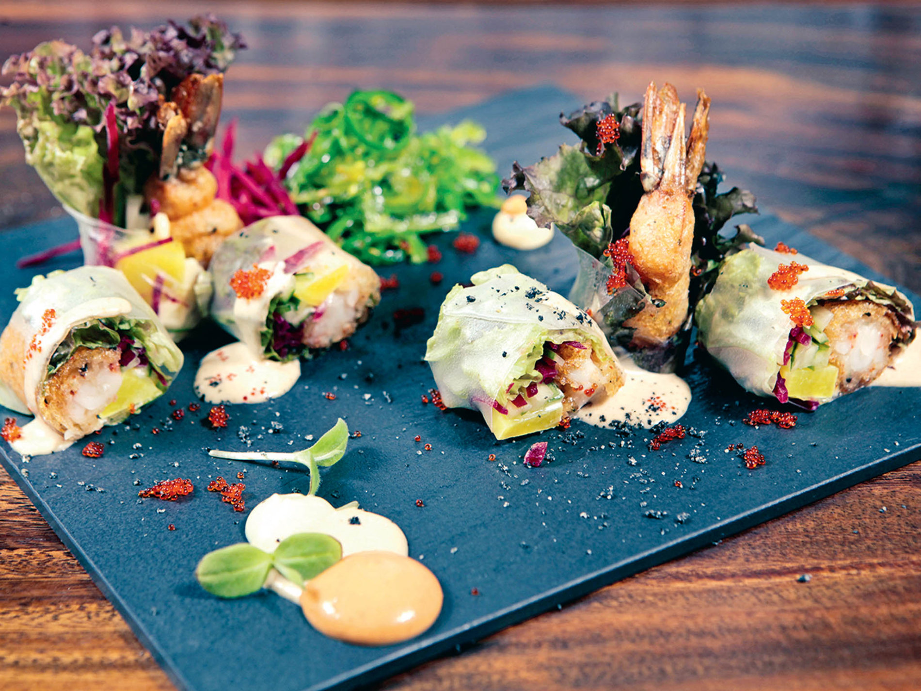 Krevetí tempura s mangem a avokádem (Foto: Matej Slávik) jarvis_59ca5da7498e2987e0231ead.jpeg