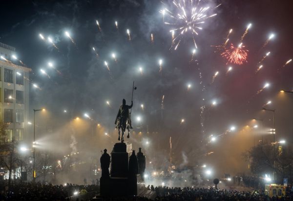 CR ZABAVA SILVESTR 7 609