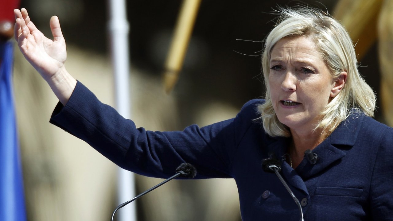 spch Marine Le Penov ve francouzskch eurovolbch zpsobil ok.