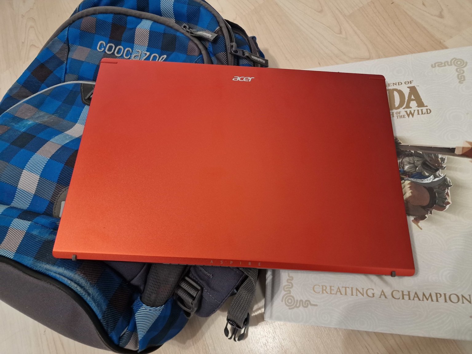 Levný Acer Aspire 5 se hodí do školního i mìstského batohu