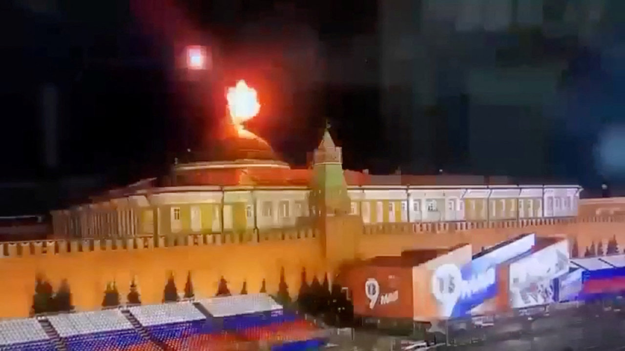 Vbuch dron nad Kremlem.