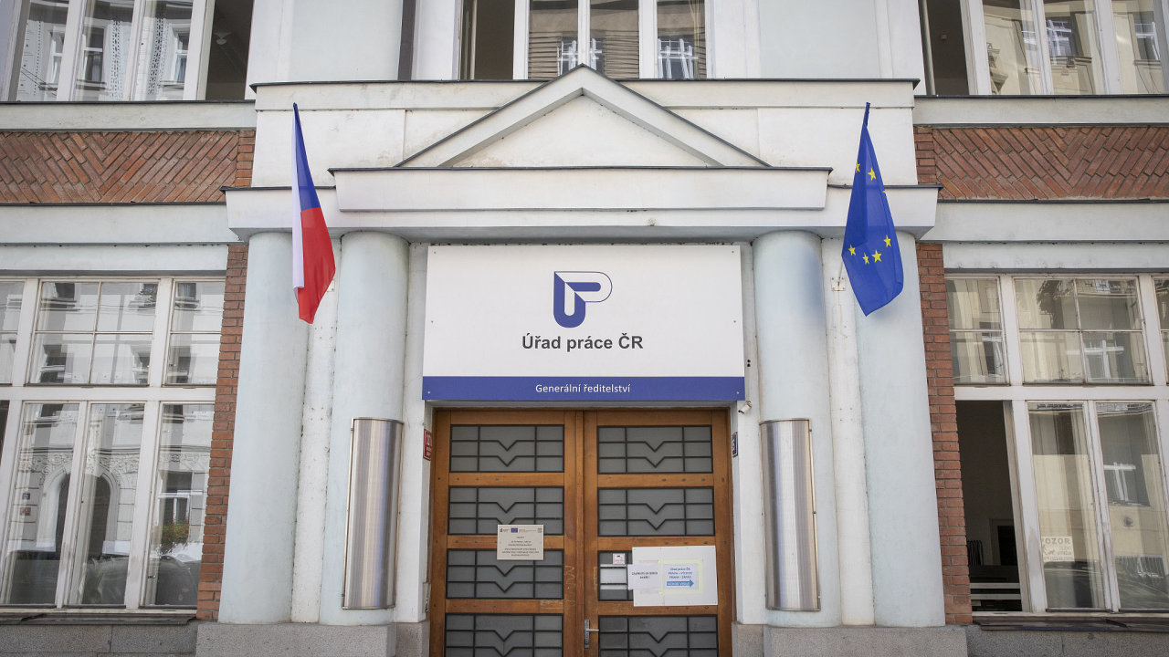 ��ad pr�ce, Ilustra�n� fotografie, HN, Dobrovsk�ho 25, Praha, 23.10.2023