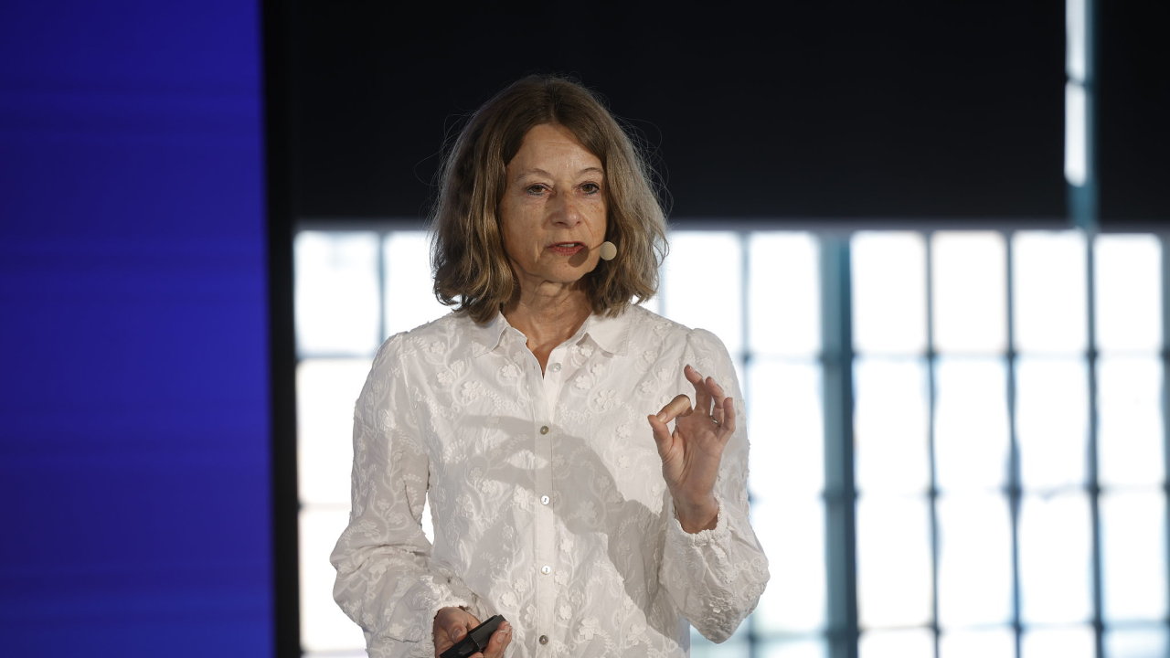 Anita Lettink p�edn�� na t�ma budoucnosti pr�ce u� dvacet let. Zalo�ila server HRTechRadar a je partnerkou v nizozemsk� konzulta�n� firm� Strategic Management Center.