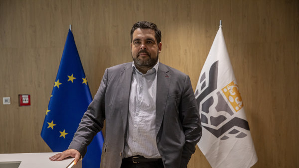 Sn�it poplatky ano, ale p�itom motivovat v�konnost fondu. �Nen� to jen...