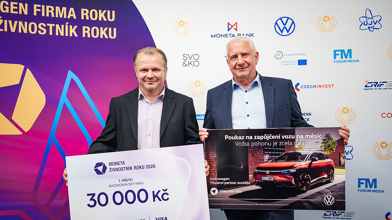 Vlevo vítěz kategorie živnostník roku v Jihomoravském kraji Petr Divácký,...