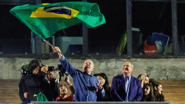 V brazilských prezidentských volbách zvítězil levicový obhájce mandátu Lula...