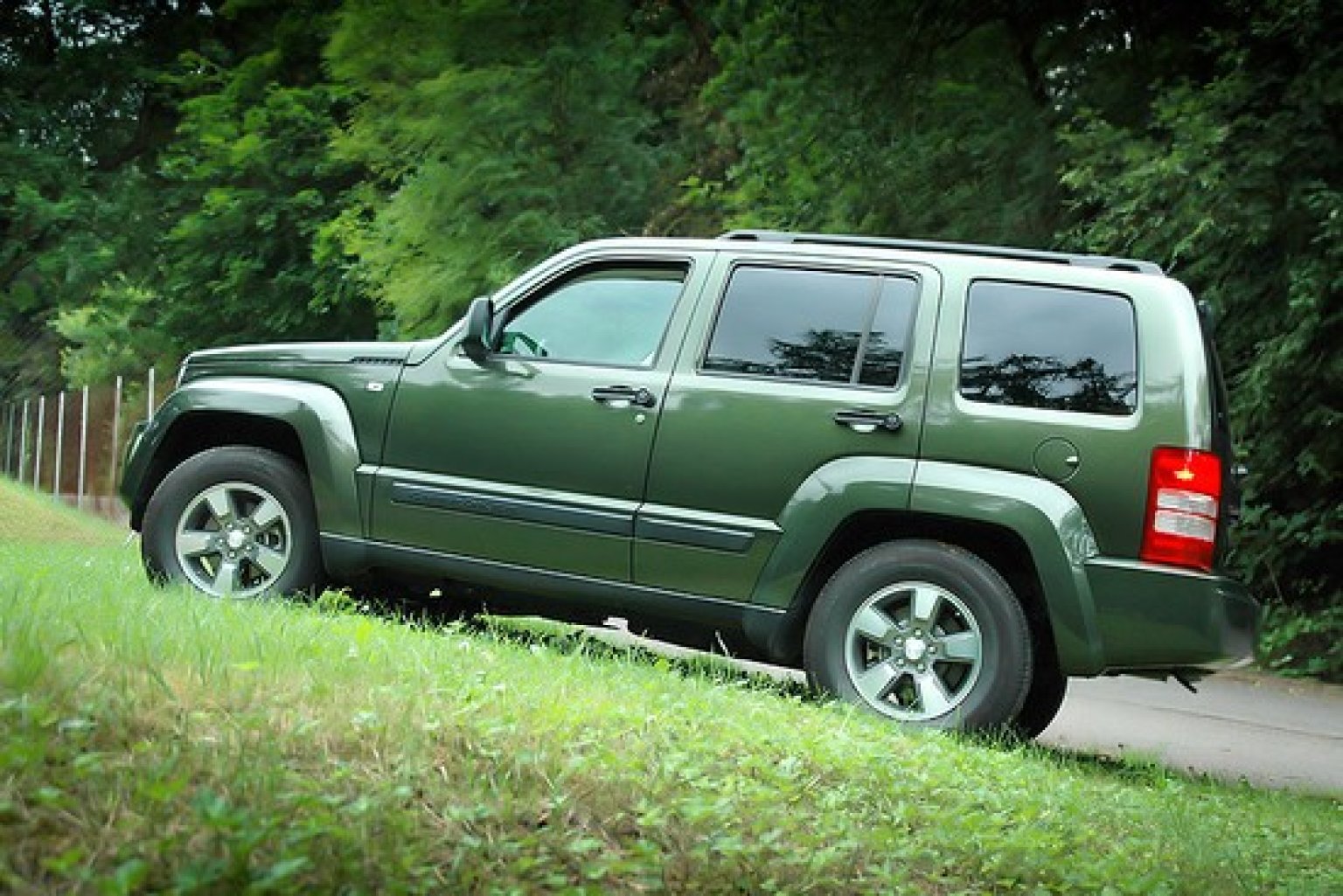 jeep_cherokee_09__550x367_.jpg