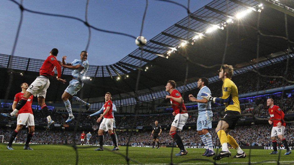 Derby Manchester United - Manchester City.
