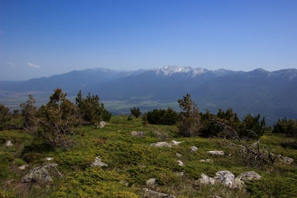 Kapatnik je poslední vrchol, který jsme v Rile překonali. Krásně nám otevřel pohled na náš další cíl, Pirin. Foto: Zdeněk Kotal Kapatnik je poslední vrchol, který jsme v Rile překonali. Krásně nám otevřel pohled na náš další cíl, Pirin.