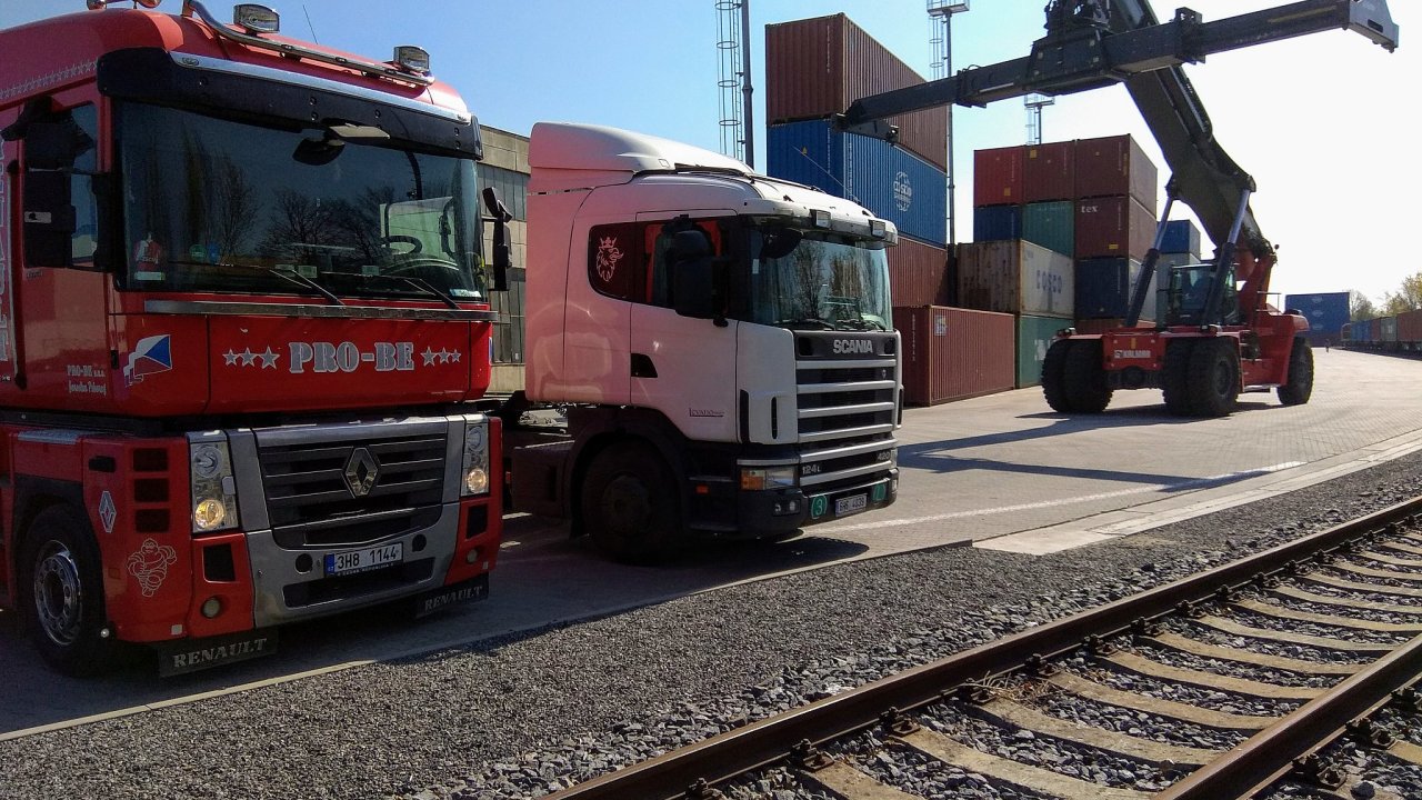 PST CLC je díky železnici schopna zkrátit tranzitní èas zásilek z Èíny do Evropy minimálnì o jednu tøetinu.