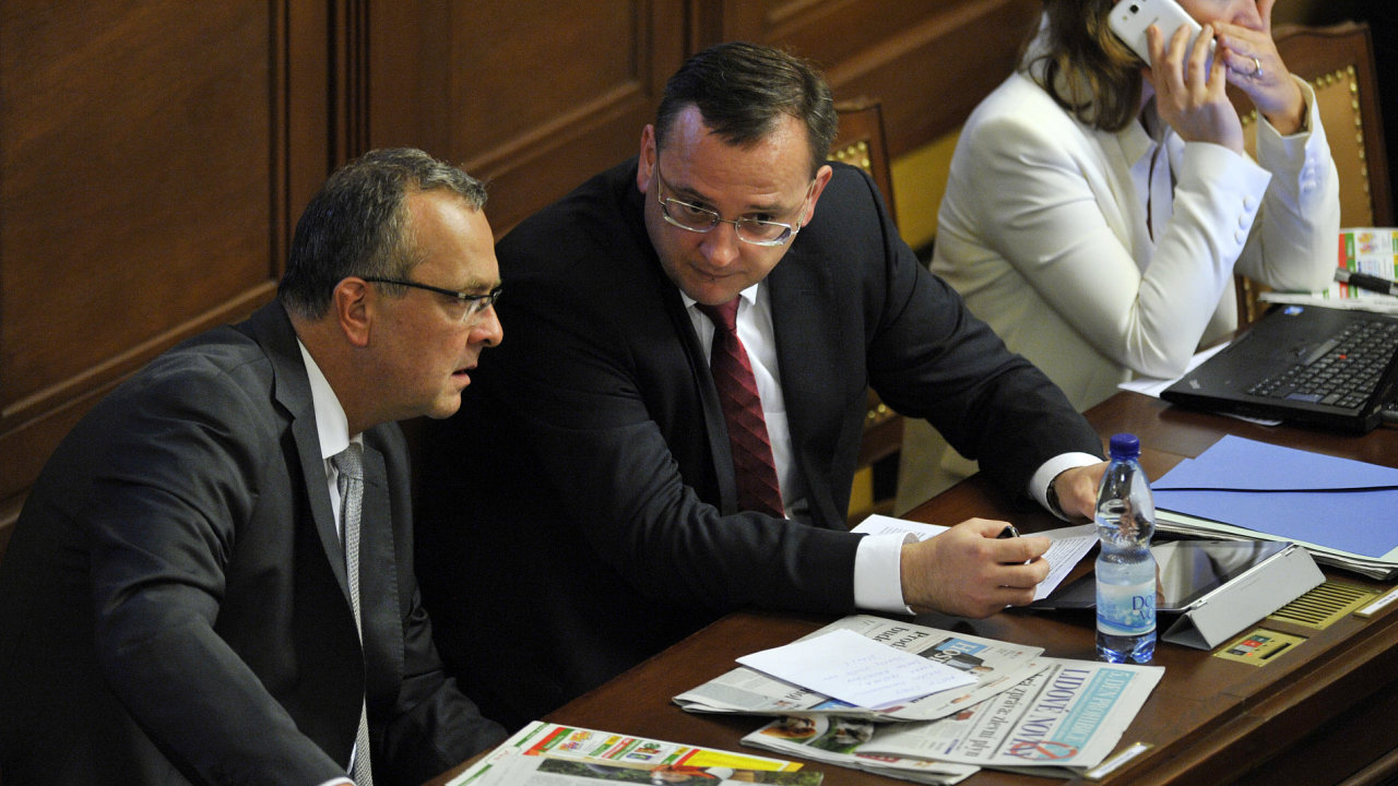 Premir Neas a ministr financ Kalousek na jednn Snmovny