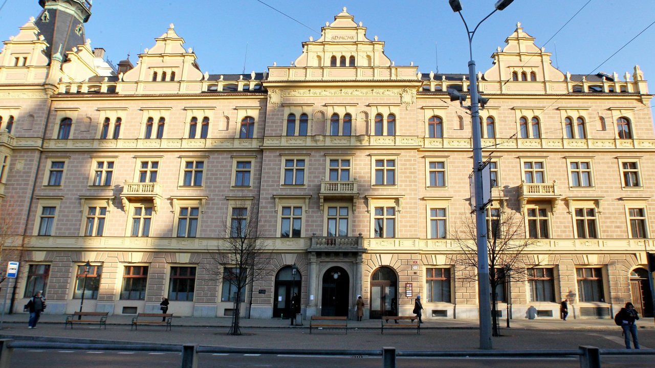Právnická fakulta ZÈU v Plzni