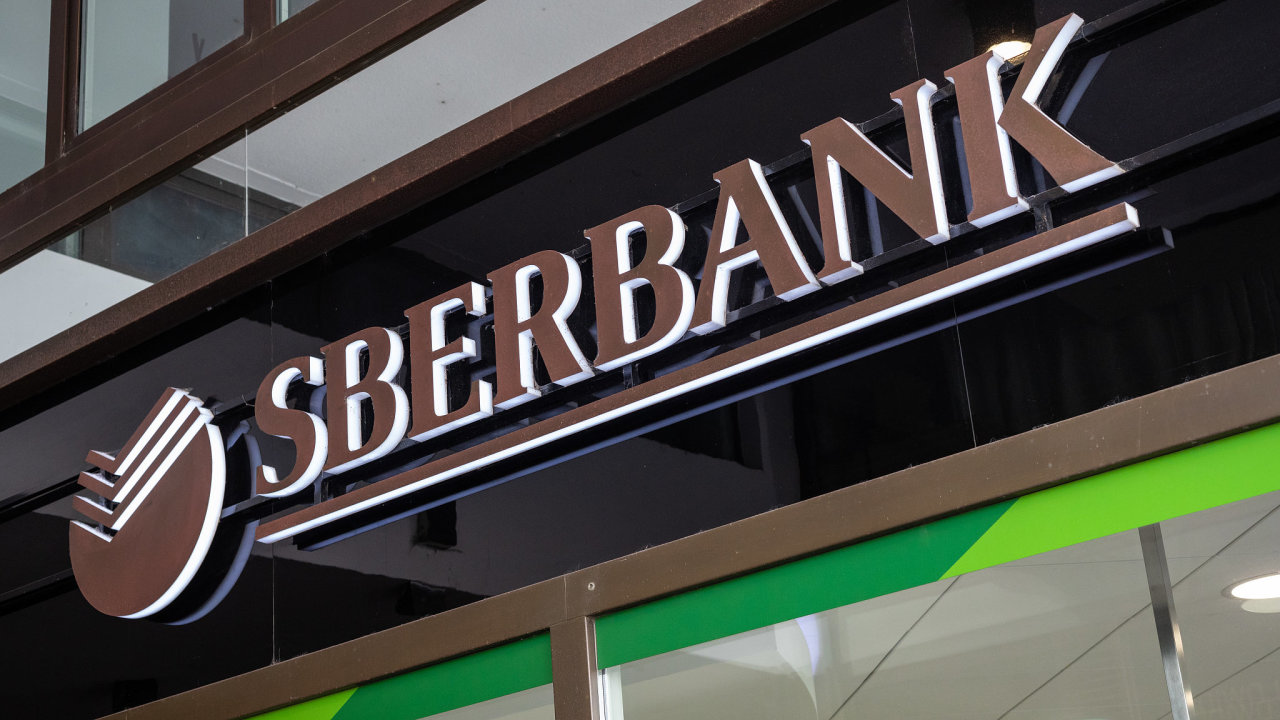 Èeská èást ruské banky Sberbank neustála v únoru tlak klientù a je v likvidaci.