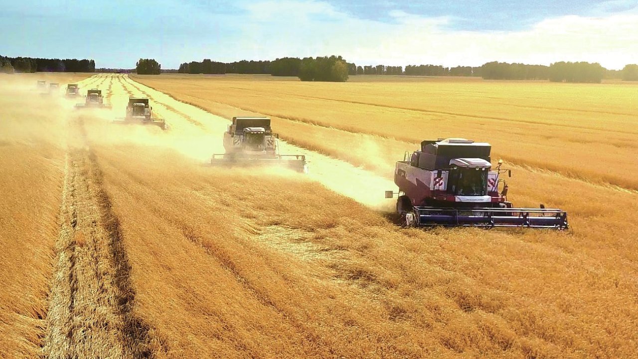 Zemědělství zažilo rekordní sezonu, letos má přijít sešup