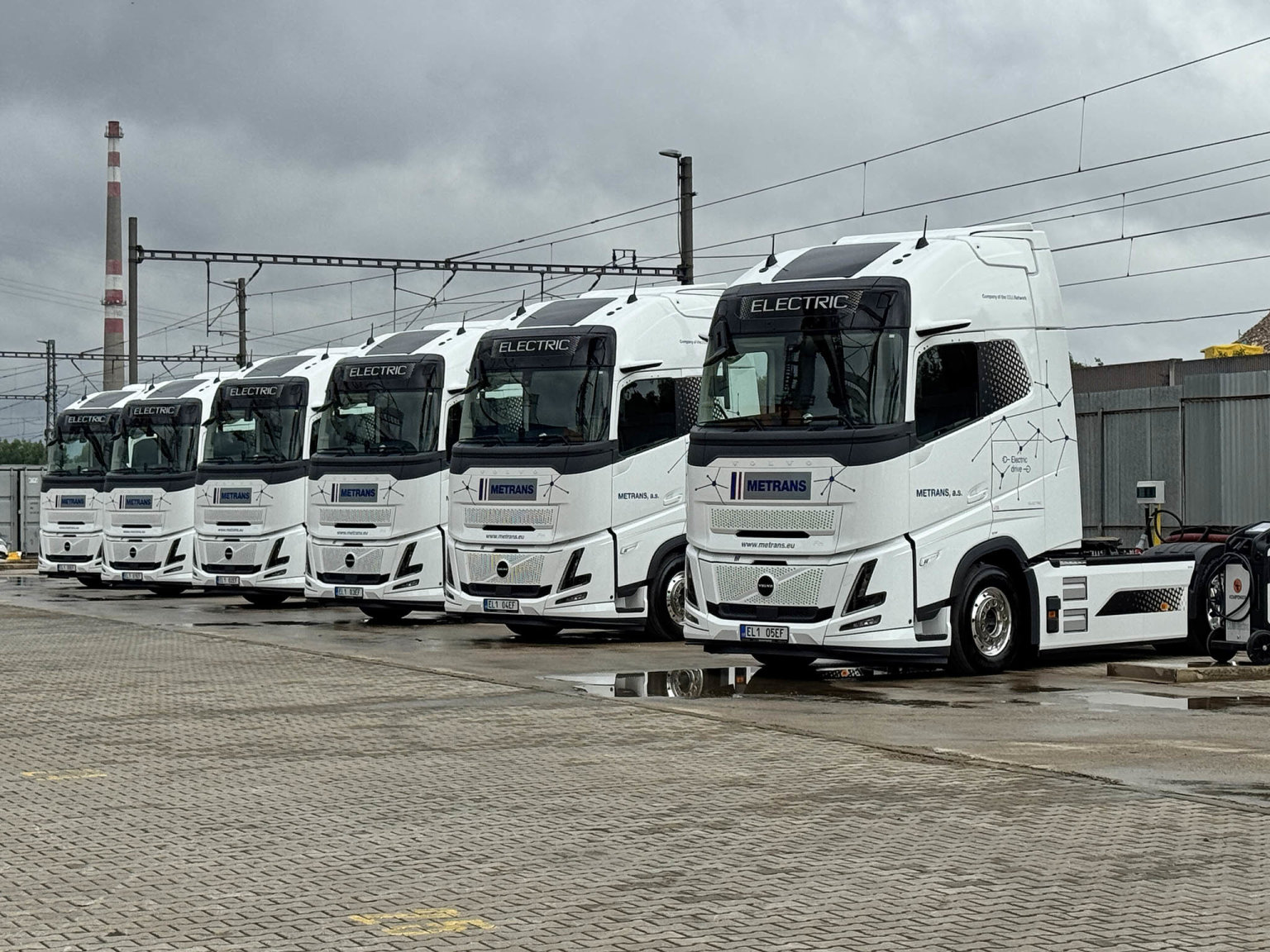 Volvo Trucks letos pedalo spolenosti Metrans zatm nejvt elektrick jednorzov fleet uns, ato est taha FHElectric.