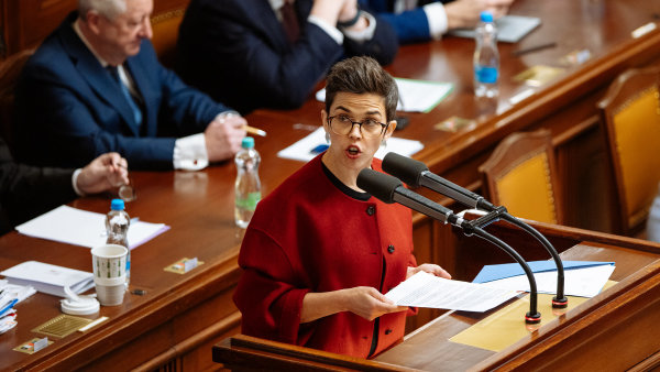 Budeme chodit pozpátku! Pirátská lekce, jak snadno a rychle zesměšnit sami sebe