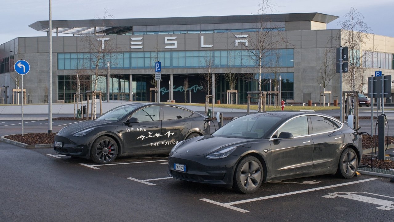 Berl�n, tov�rna Tesla