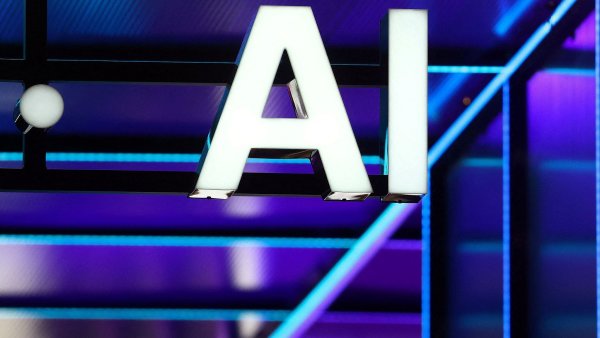 Akronym um�l� inteligence na veletrhu VivaTech v Pa��i.