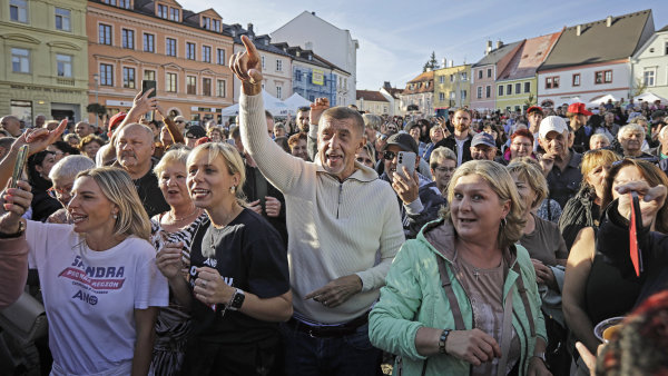 Tachov, Volebn� kampa�, Andrej Babi�, Michal David, Sandra Tsoukernik,
