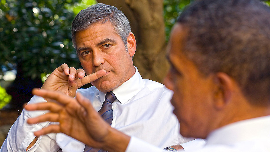 Americk herec a reisr George Clooney s prezidentem Barackem Obamou v jnu 2010