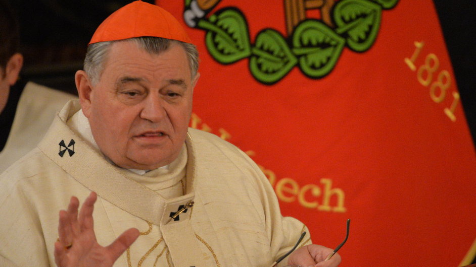 Kardinál Dominik Duka v Lánech sloužil bohoslužbu za vlast a za prezidenta.