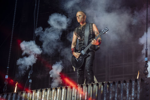 Snímek z nedělního koncertu Rammstein.