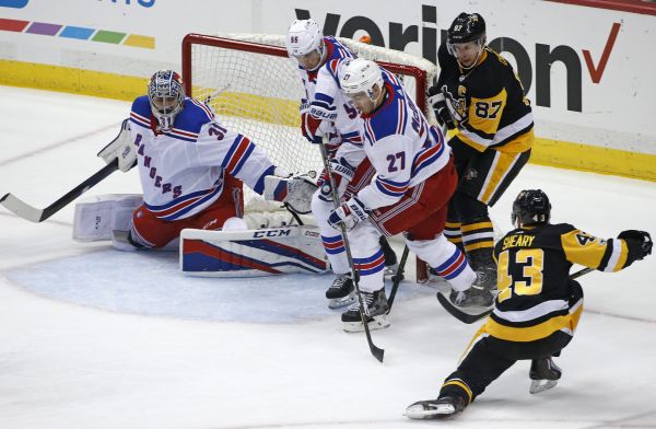 ond�ej pavelec rangers