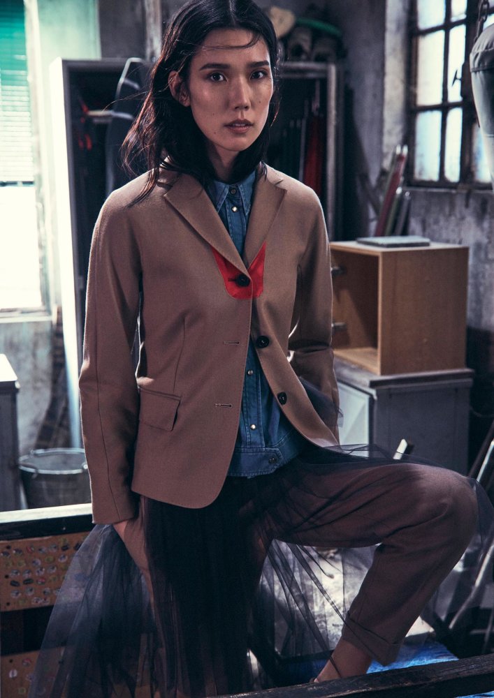 Japonsko-italská umělkyně Ritsue Mishima, která posloužila jako inspirace pro novou podzimní kolekci značky Weekend Max Mara.