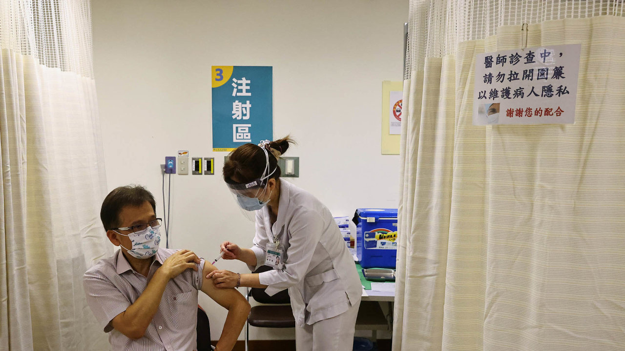 Tchaj-wan spustil očkování v březnu. Zájem lidí byl ale kvůli velmi nízkému počtu nakažených jen velmi malý.