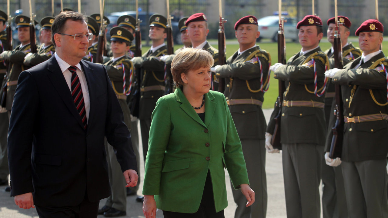 Nmeck kanclka Angela Merkelov, premir Petr Neas
