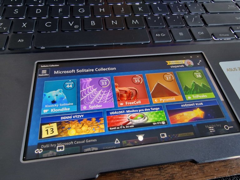 Asus Zenbook 14X OLED je pohledn lehk notebook s netradinm touchpadem