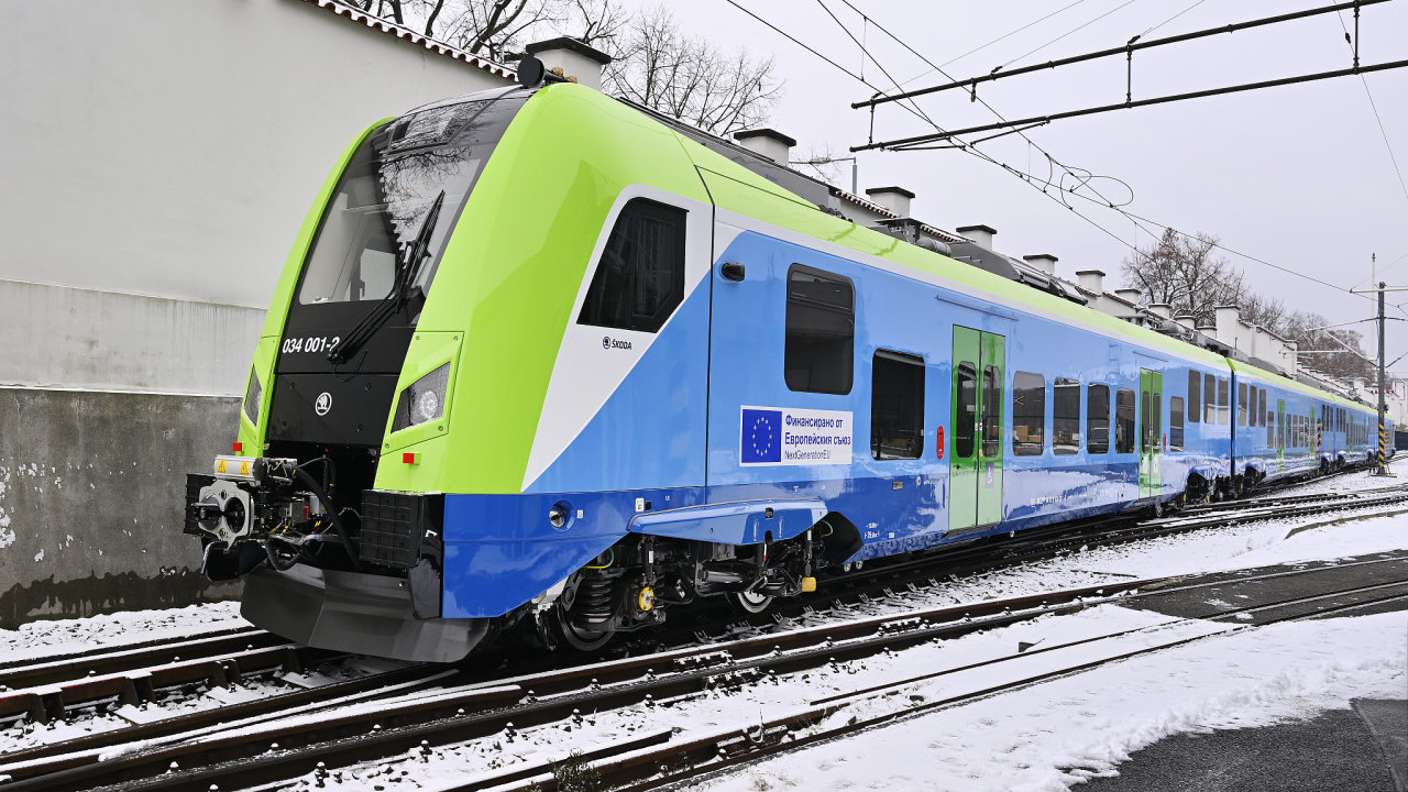 koda Group pedvedla prvn tyvozov elektrick vlak pro Bulharsko, dod jich do srpna 2026 celkem 25 za 13 miliard korun. Soust kontraktu je tak zajitn servisu po dobu patncti let.