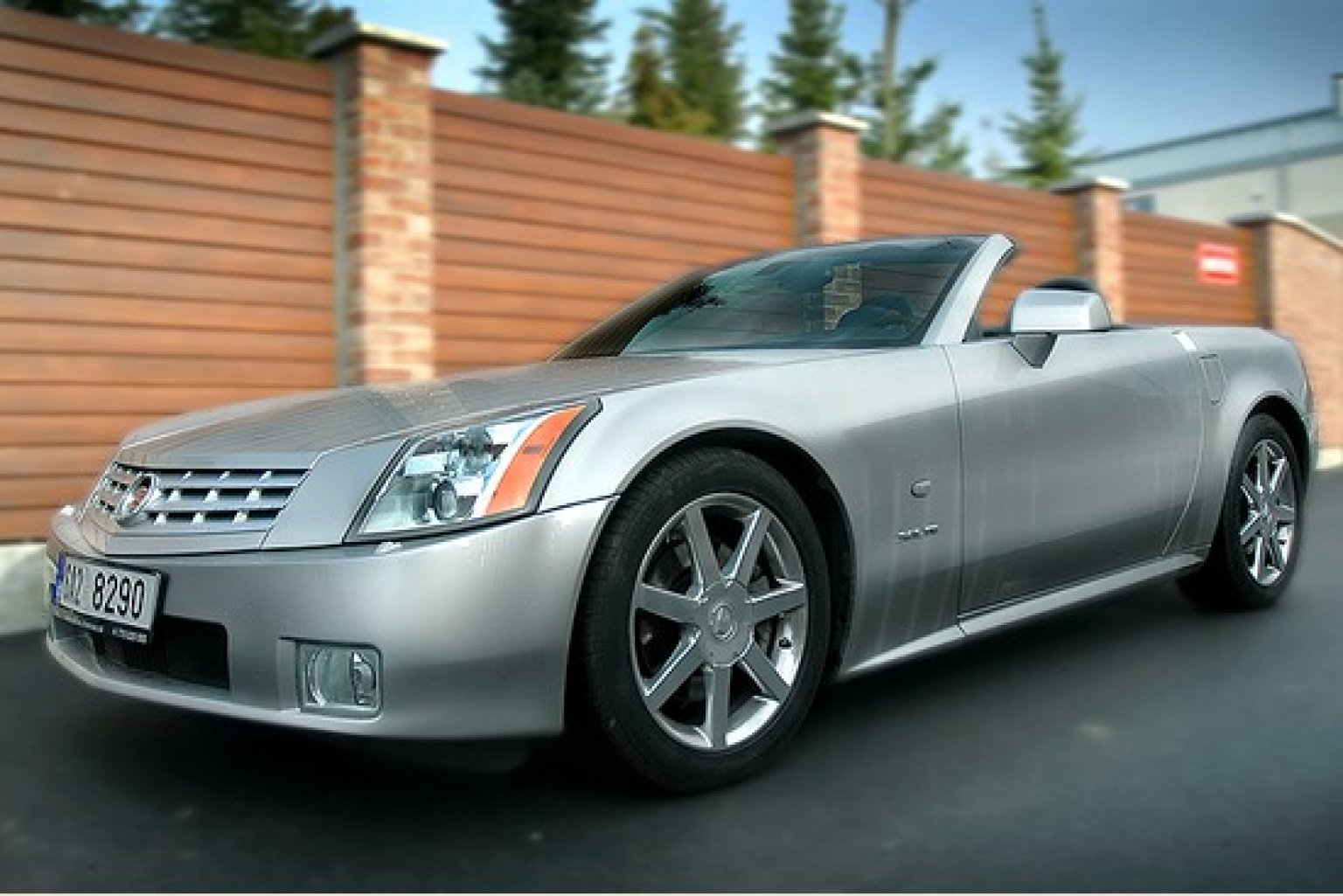 cadillac-xlr-1__550x367_.jpg Cadillac XLR