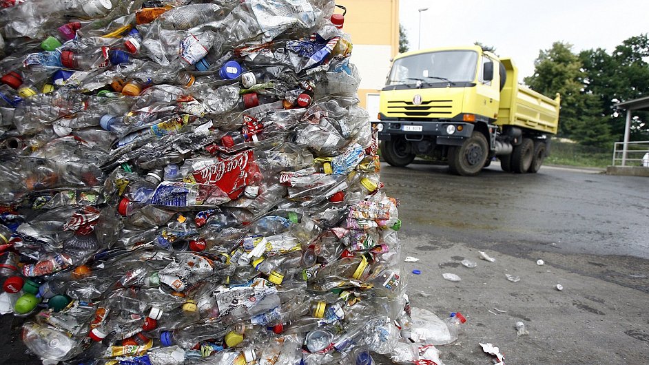 OHS uloil pokutu tm sto milion korun za kartel v odpadech. Ilustran foto