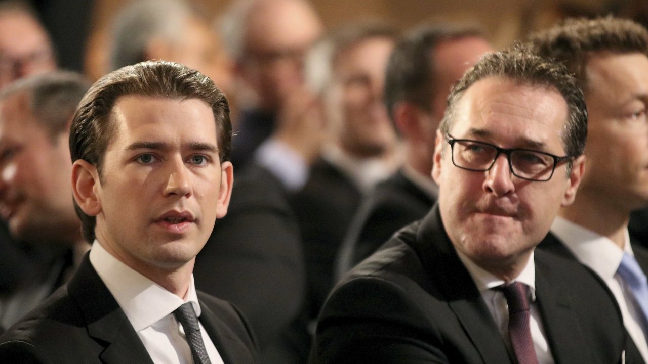 Rakousk kancl Sebastian Kurz (vlevo) a vicekancl a pedseda FP Heinz-Christian Strache.