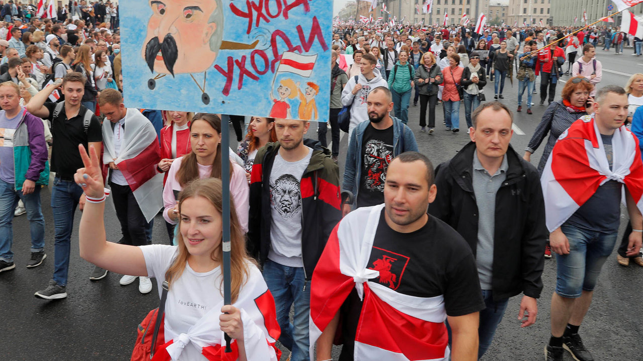 Protesty v Blorusku sl, ulice Minsku zaplnily v nedli davy nespokojench lid.