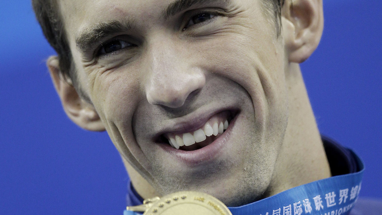 Michael Phelps se zlatou medail na 200 m motlek