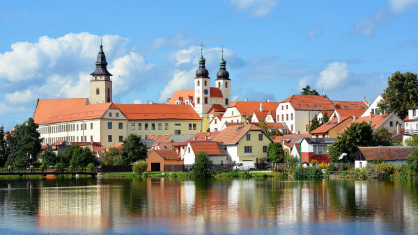Telč patří k městům, která mají starší populaci, slabší migraci, úbytek...