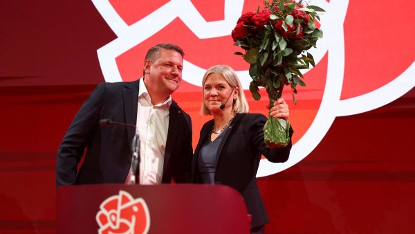 Hlavn� opozi�n� stranou ve �v�dsku jsou soci�ln� demokrat�, kter� vede...