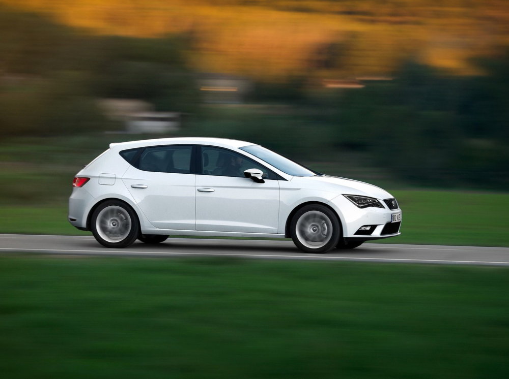 Seat Leon Pětidveřový Leon zdražil ve vyšších výbavách v rozmezí od 5 do 22 tisíc. Základní cena zůstala na 299 900 korunách.