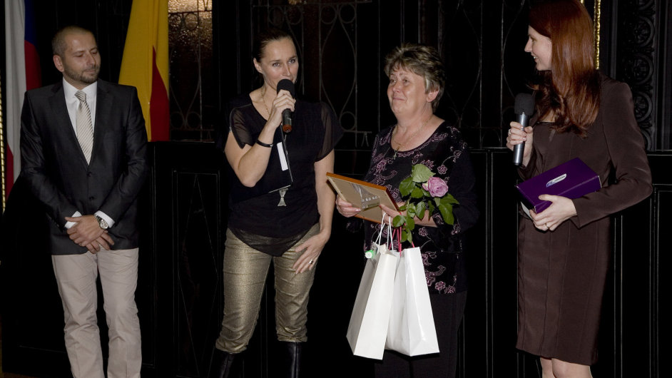 Moderování veèera, na kterém byli ocenìni finalisté 2. roèníku soutìže Zdravotnì postižený Zamìstnanec roku, se 23. øíjna 2012 ujala Lucie Výborná.