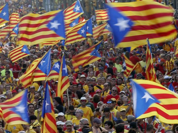 Jeden z nejbohat&scaron;&iacute;ch region� ve &Scaron;pan�lsku, Katal&aacute;nsko, slav&iacute; sv�j n&aacute;rodn&iacute; sv&aacute;tek &ndash; Diadu. I letos se o�ek&aacute;v&aacute;, �e po cel&eacute;m regionu se budou konat manifestace na podporu nez&aacute;vislosti.